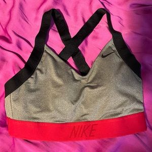 Nike sports bra (M)